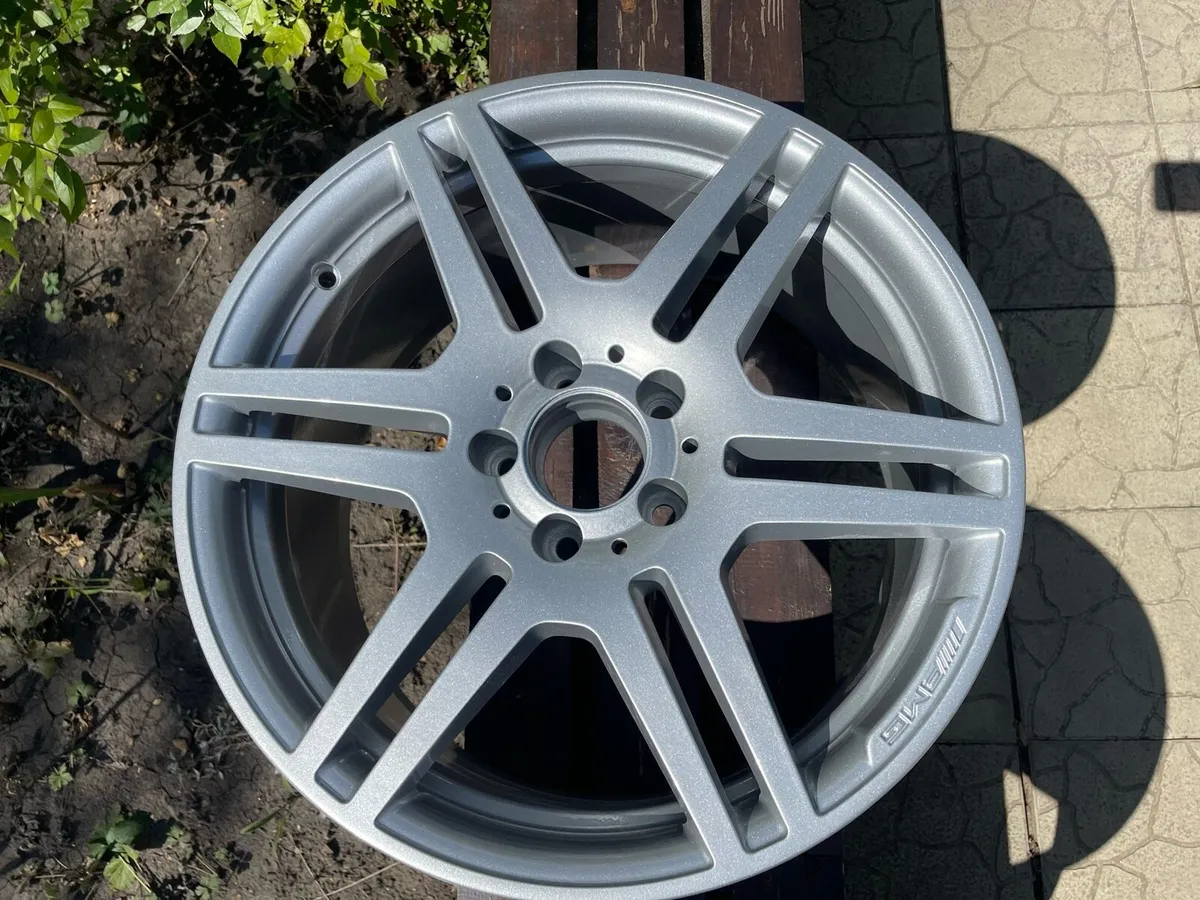 Mercedes w212 alloys - Image 1