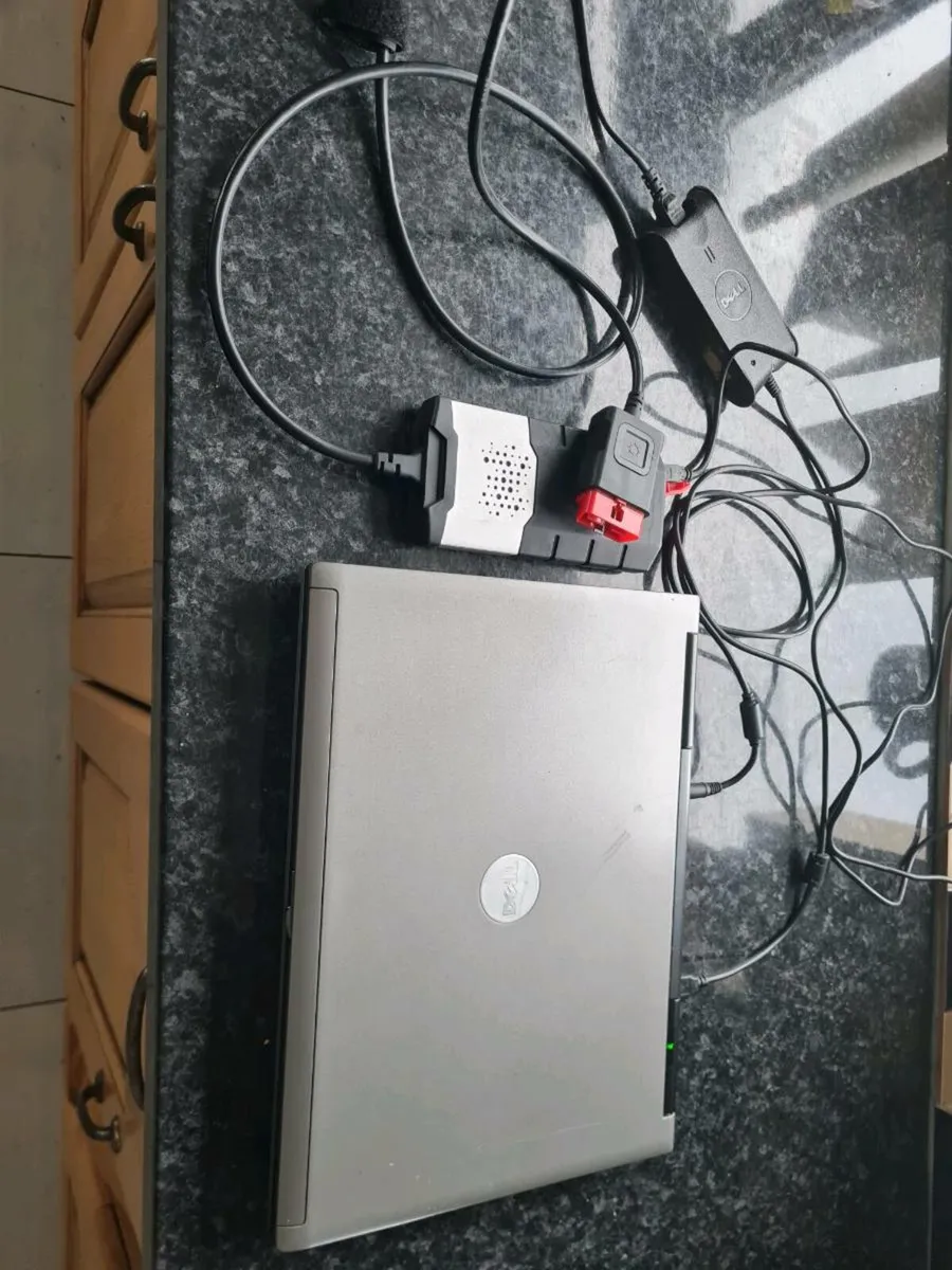Car diagnostic lap top - Image 1