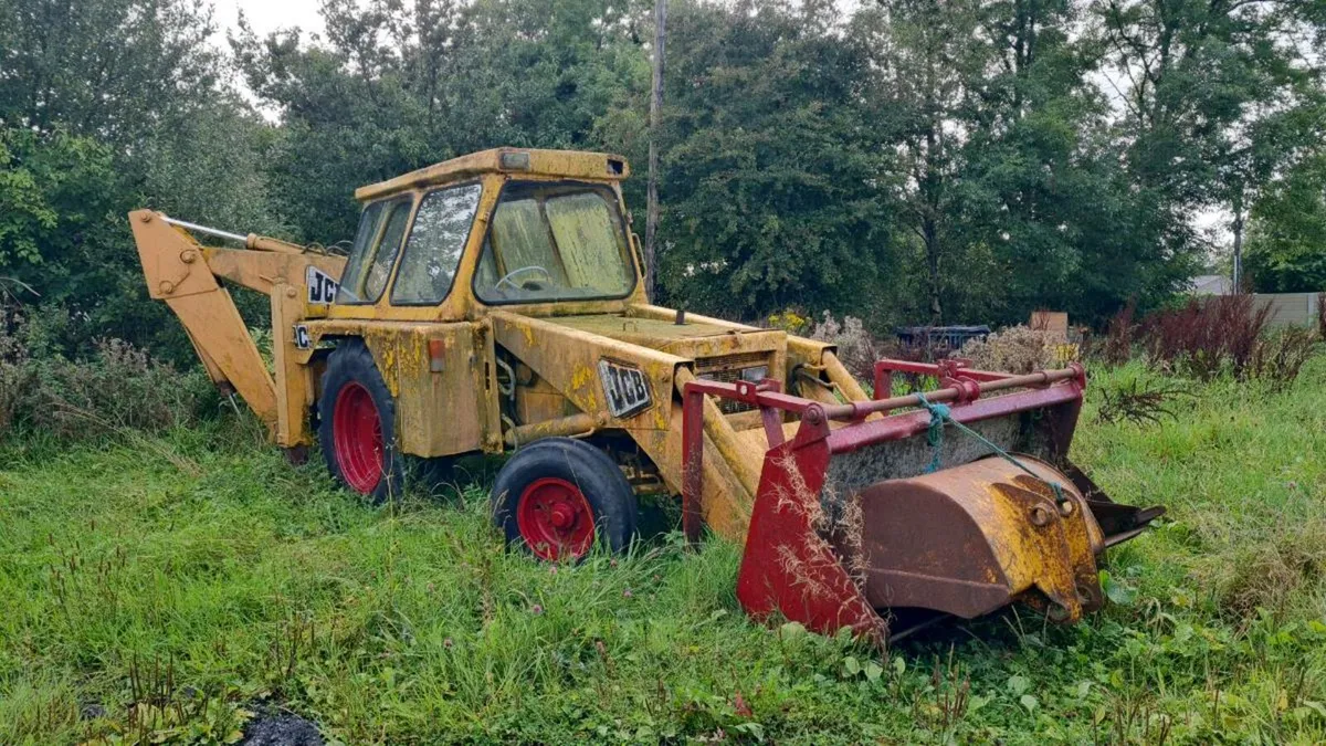 JCB 3C digger/loader - Image 1