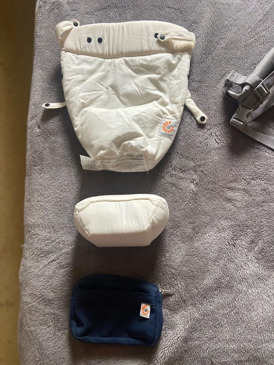 Ergo baby carrier / sling with newborn insert - Image 2