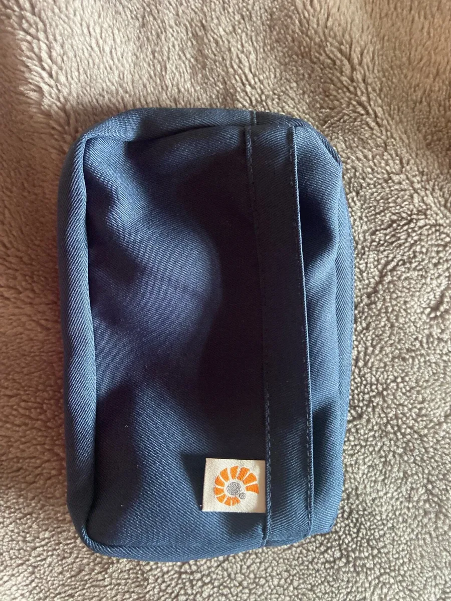 Ergo baby carrier / sling with newborn insert - Image 3