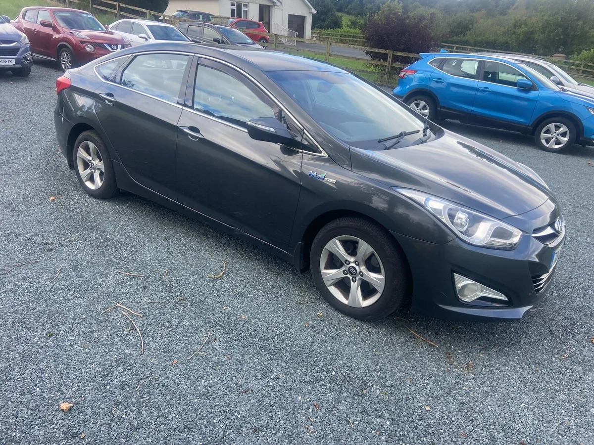 Hyundai I40 1.7dsl Executive - Image 1