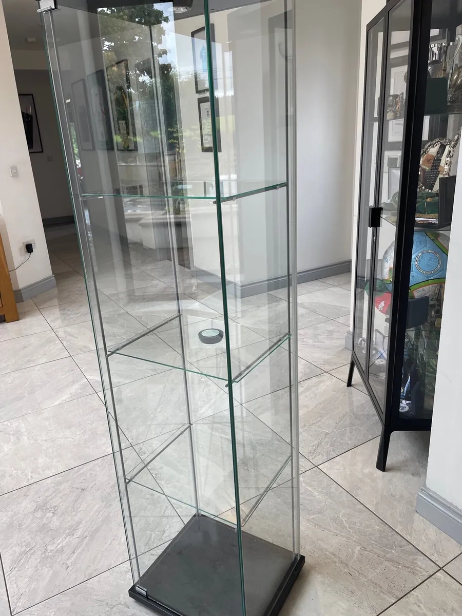 4 shelf glass cabinet - Image 3