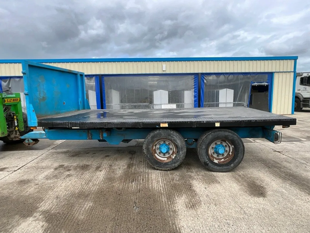 APPROX. 16ft TRIFFITT TWIN AXLE FLAT TRAILER - Image 3
