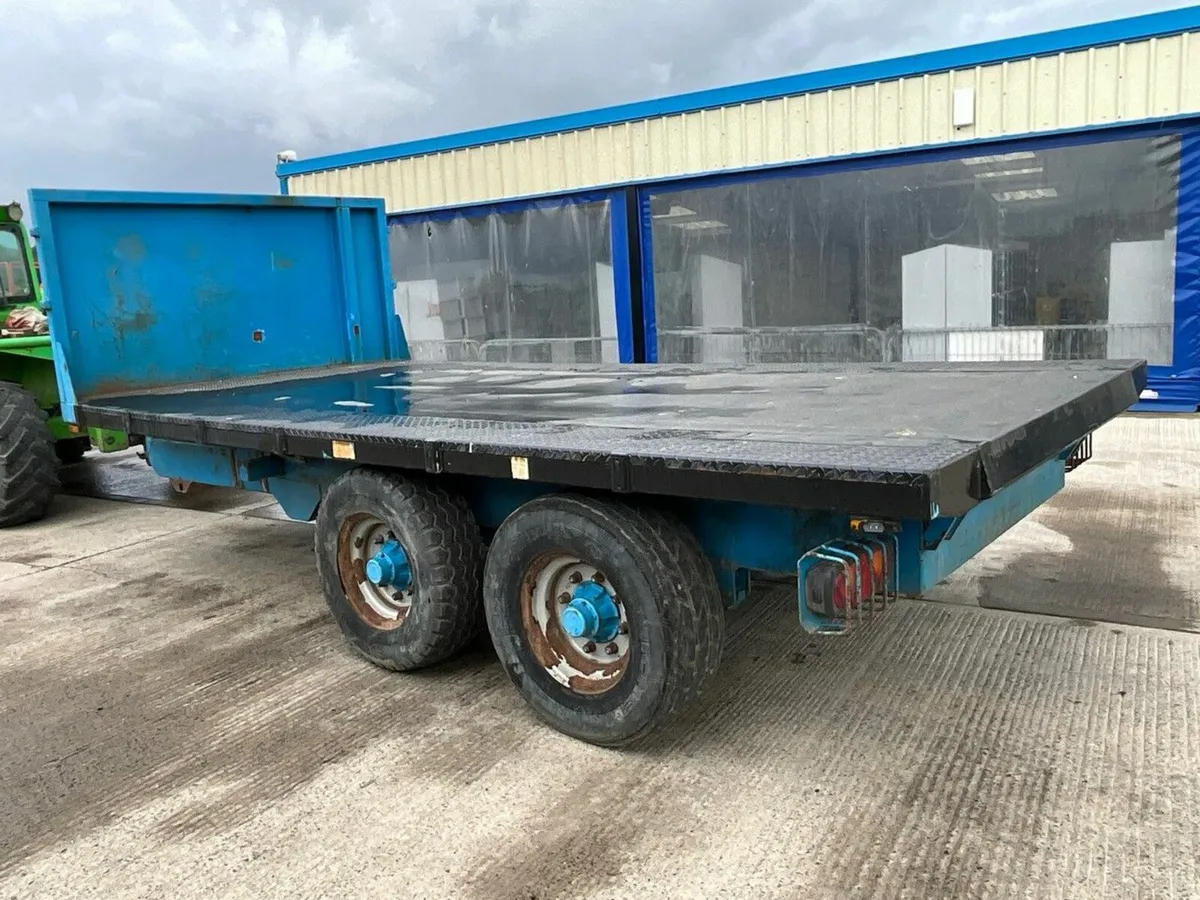 APPROX. 16ft TRIFFITT TWIN AXLE FLAT TRAILER - Image 4