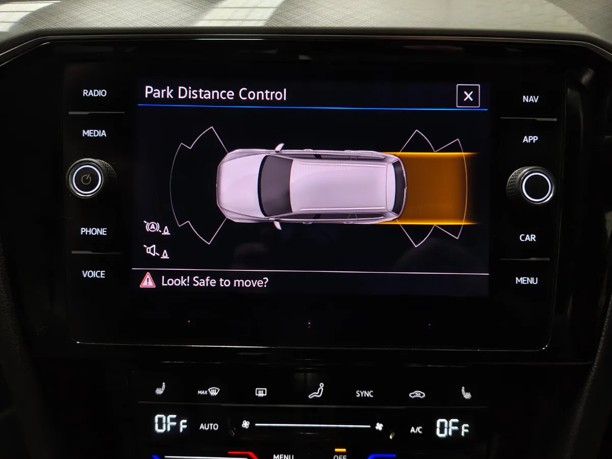 Volkswagen Passat 2021 AUTO GTE FULL SPEC - Image 3