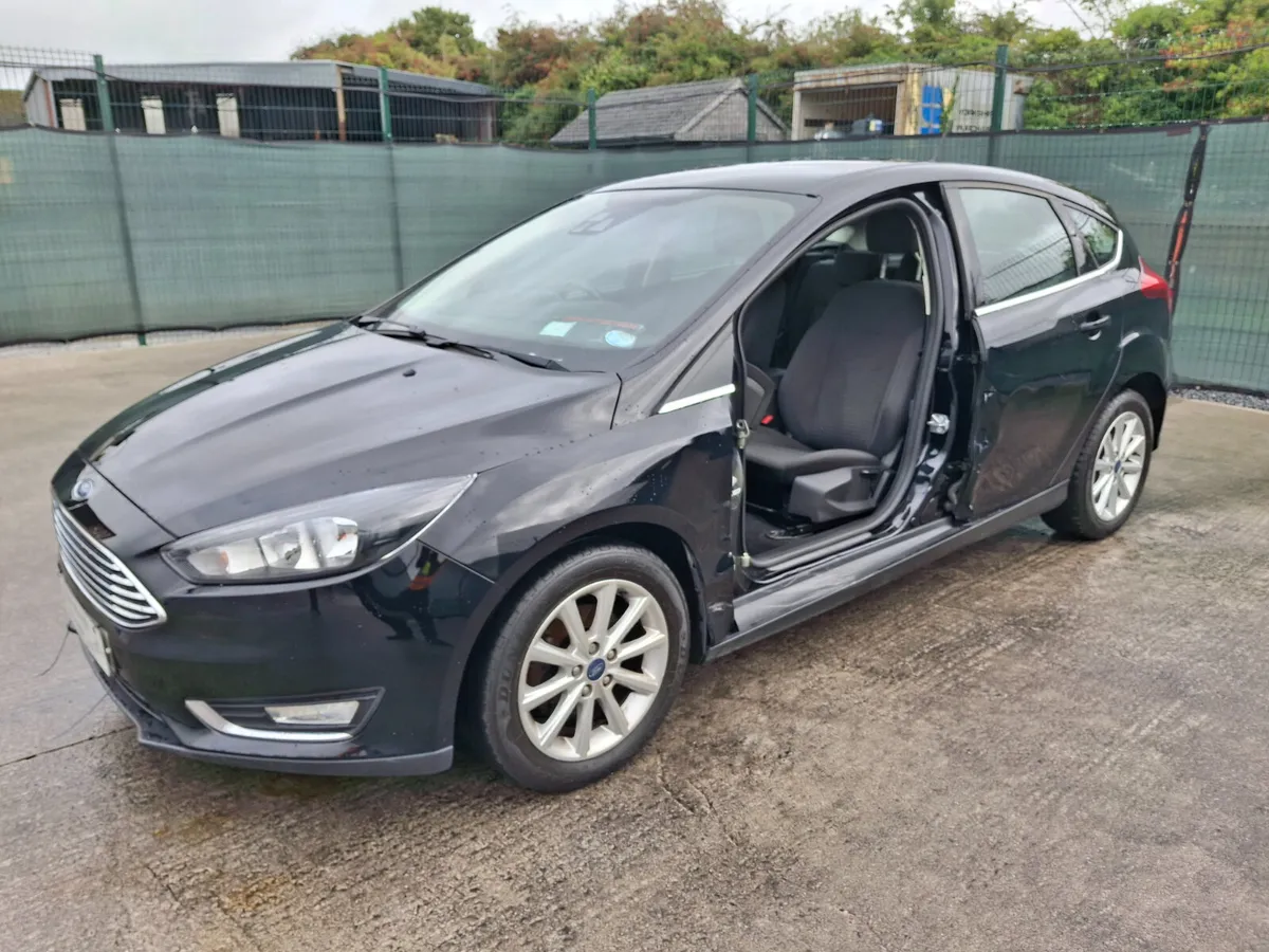 2018 Ford Focus  Titanium - Image 3