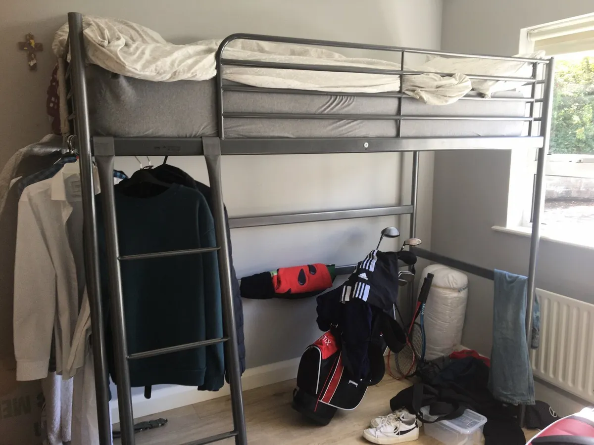 Bunk bed