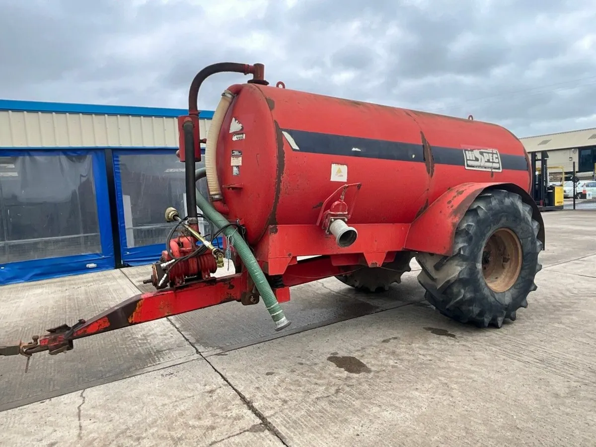 HI-SPEC 2000 GALLON SINGLE AXLE SLURRY TANKER - Image 3