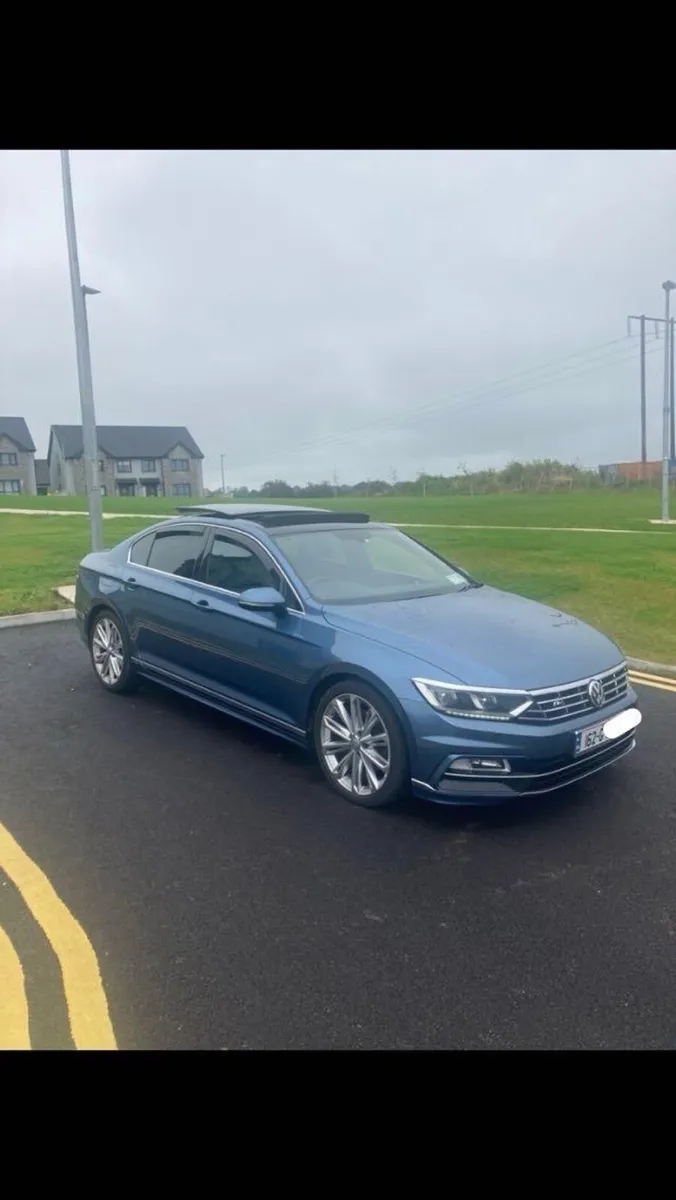 Volkswagen Passat car - Image 1