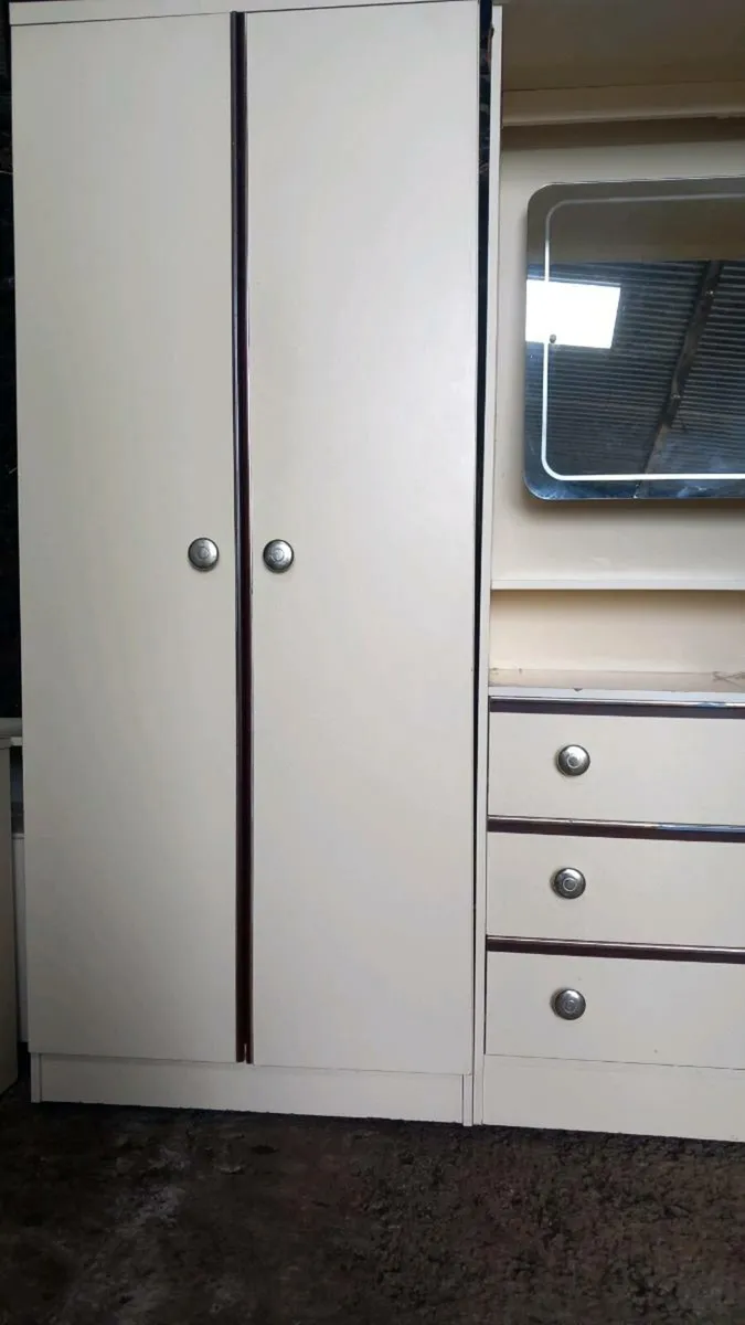 Wardrobe - Image 3