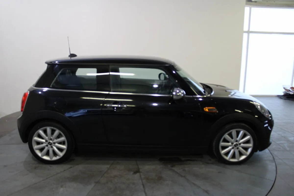 MINI One ONE D Xn12 2 DR - Image 4