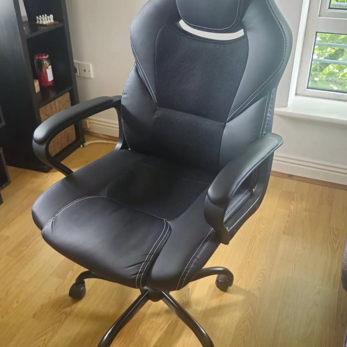 Gaming Chair - Image 1