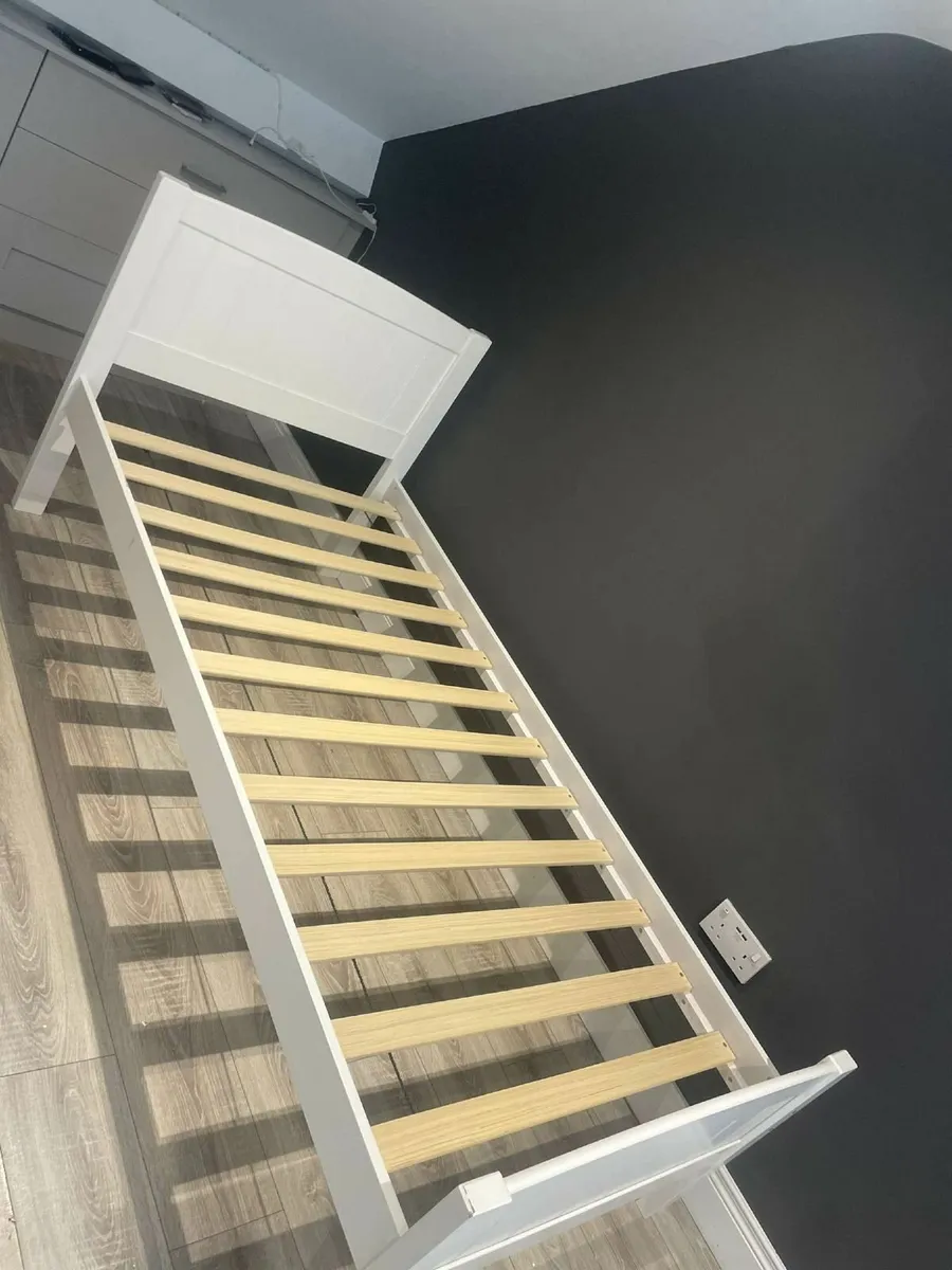 Single bed - Image 3