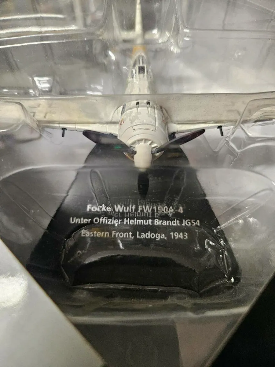 Corgi Oxford German WW2 Focke Wulf Fighter - Image 3