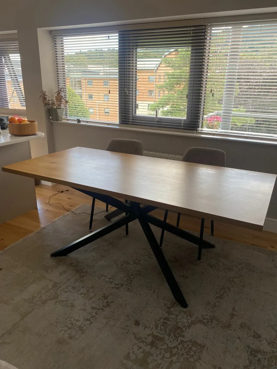 Dining room table - Image 2
