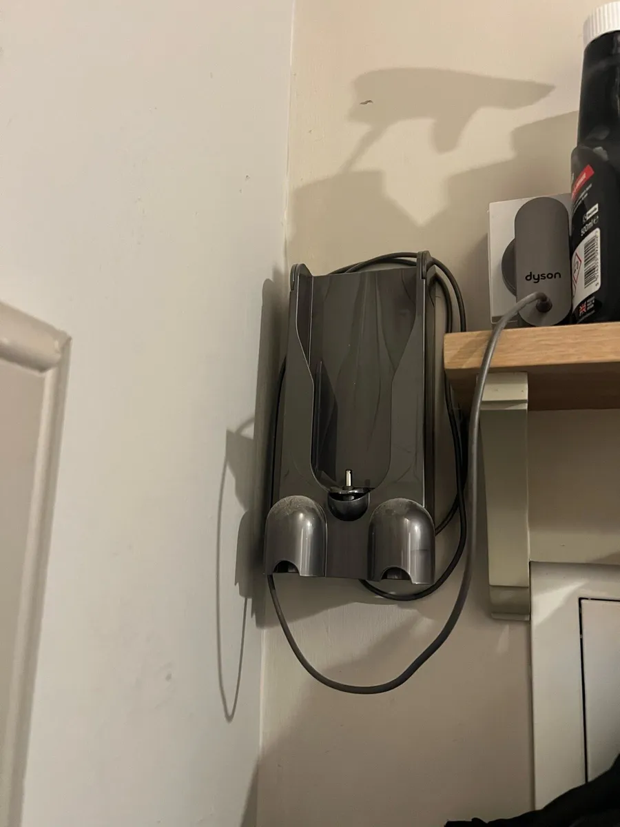 Dyson V11 absolute cordless vacuum - Image 3