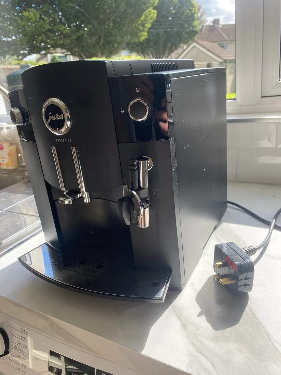Jura Impressa C5 Coffee Machine - Image 1