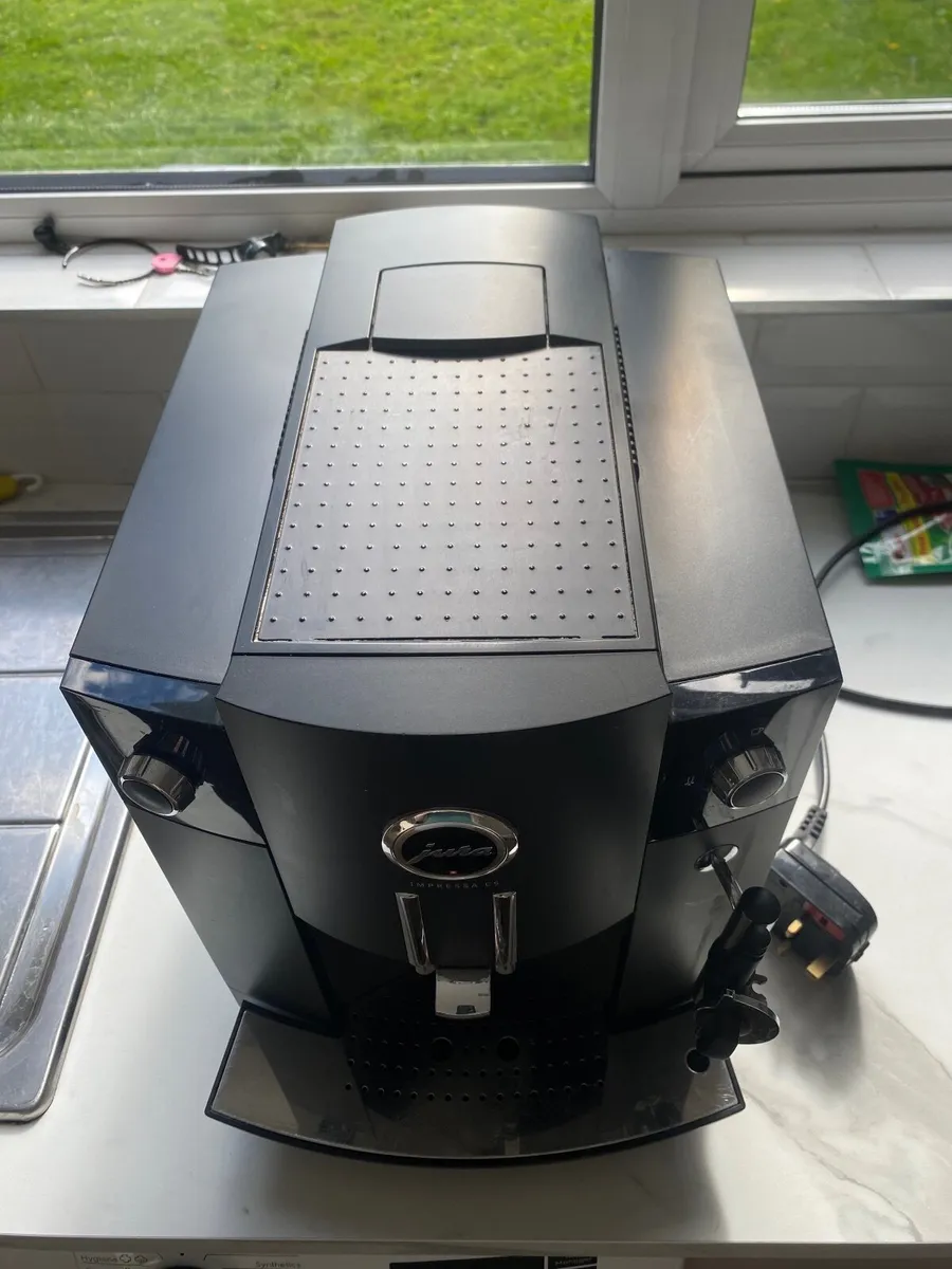 Jura Impressa C5 Coffee Machine - Image 4