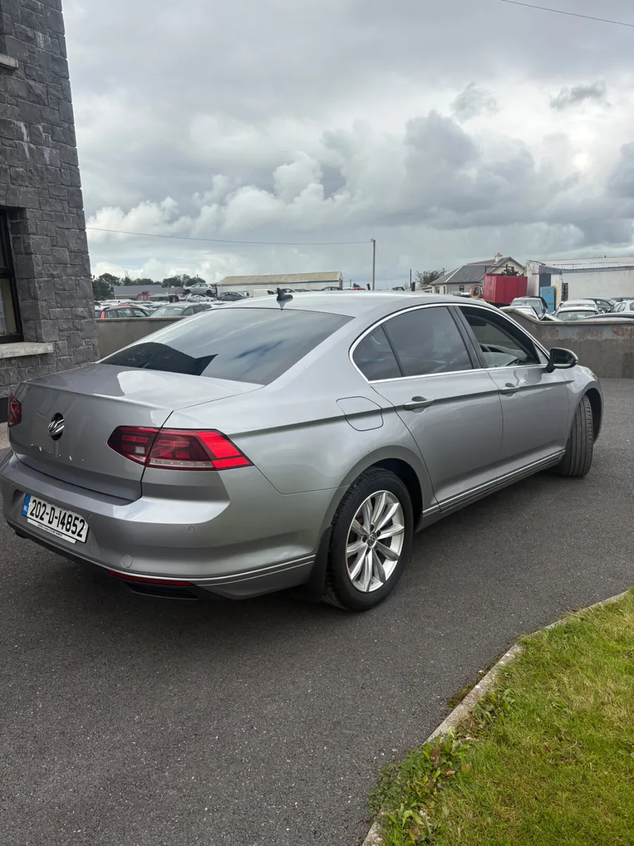 Volkswagen Passat 2020 - Image 4