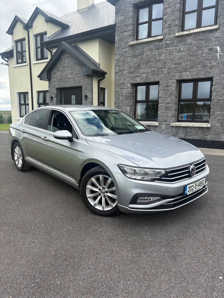 Volkswagen Passat 2020 - Image 1
