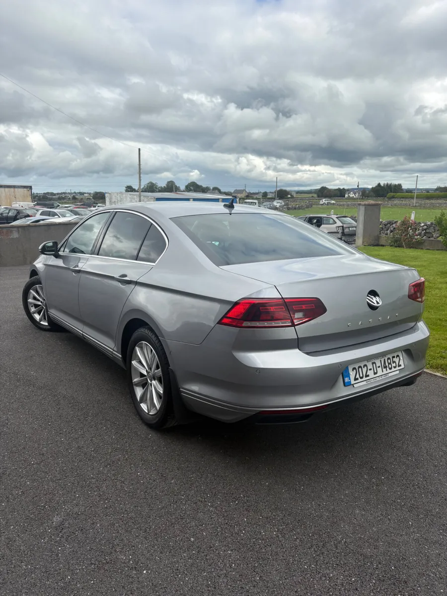 Volkswagen Passat 2020 - Image 3