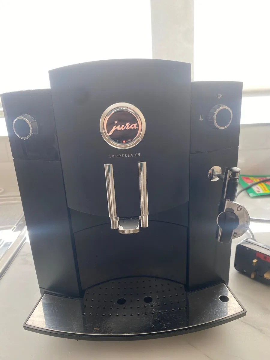 Jura Impressa C5 Coffee Machine - Image 2