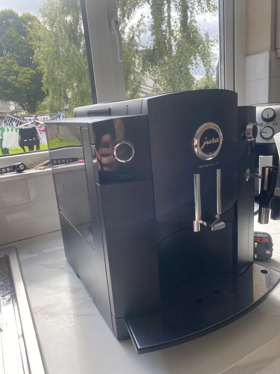 Jura Impressa C5 Coffee Machine - Image 3