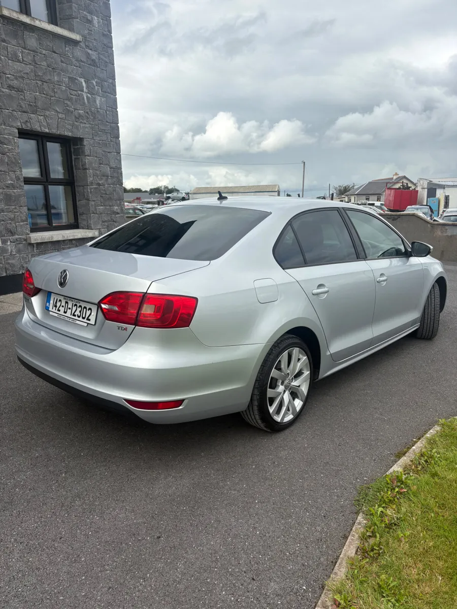 Volkswagen Jetta 2014 - Image 4
