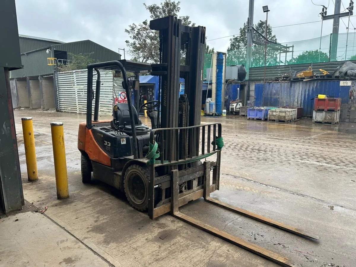 Forklifts Toyota hyster Mitsubishi - Image 2