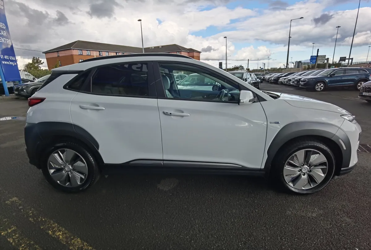 HYUNDAI KONA 64KWH KAUAI EV PREMIUM - Image 4