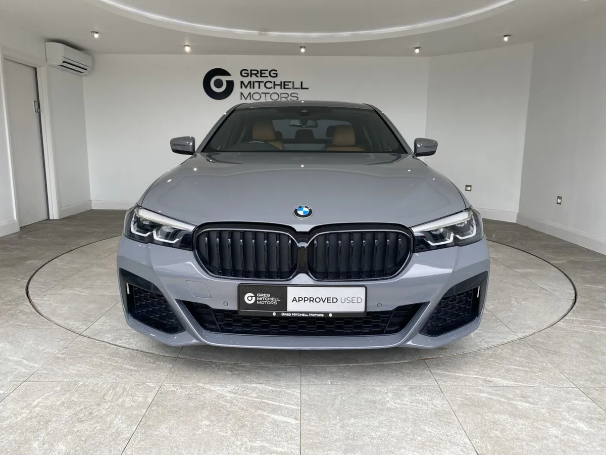 BMW 5-Series 2022 - Image 2