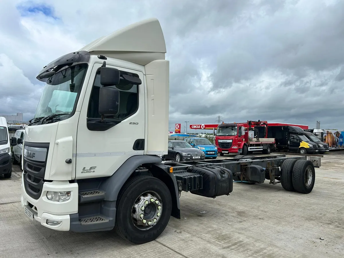 2017 DAF LF 55 250 Chassis Cab - Image 2
