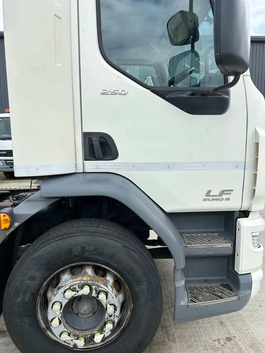 2017 DAF LF 55 250 Chassis Cab - Image 4