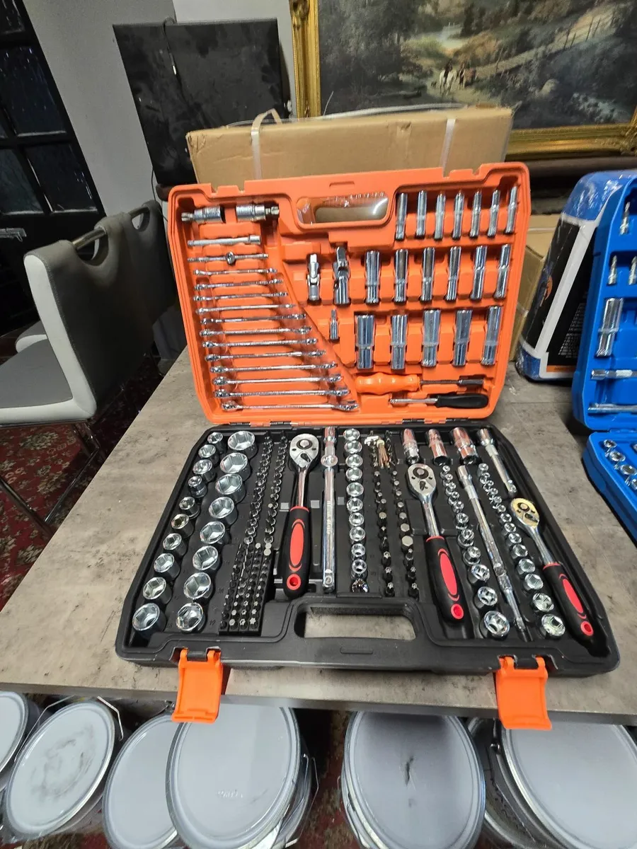 216pc socket and bit set - Image 1