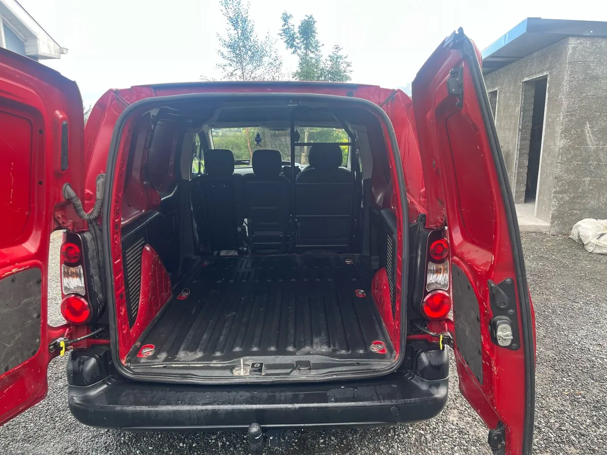 Van - Image 3