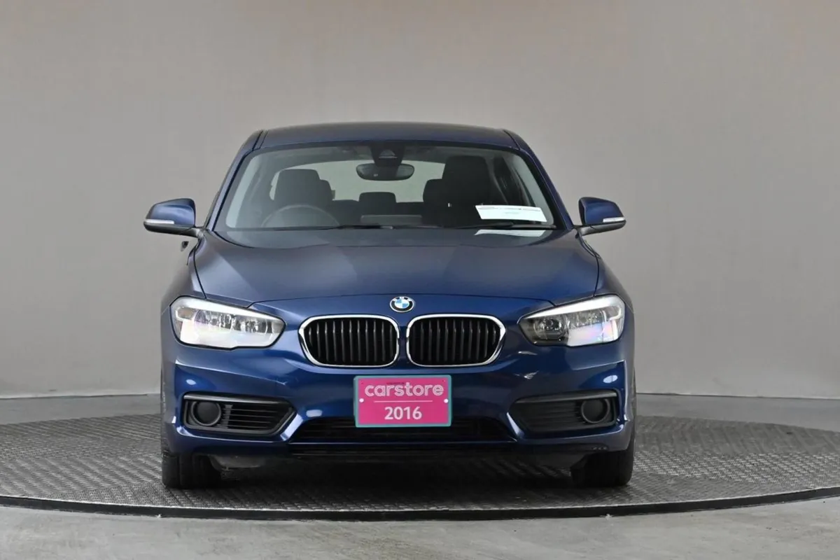 BMW 1 Series 118i Auto  reverse Cam rear Park Sen - Image 2