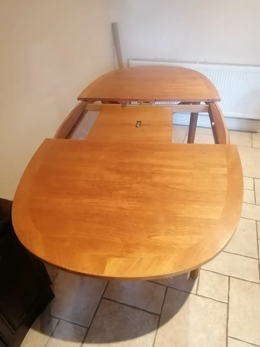 Table and Chairs - Image 1