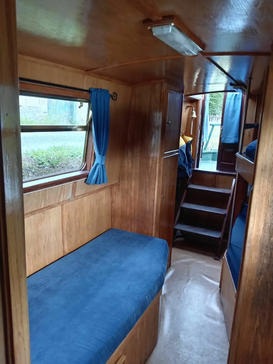 Narrowboat liveaboard barge - Image 3