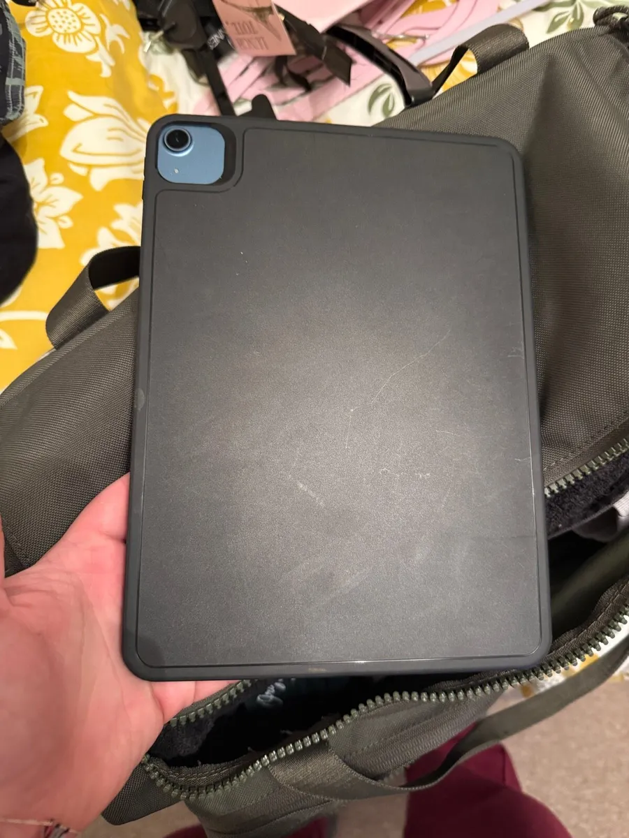 iPad Air 5th Gen cellular - Image 2