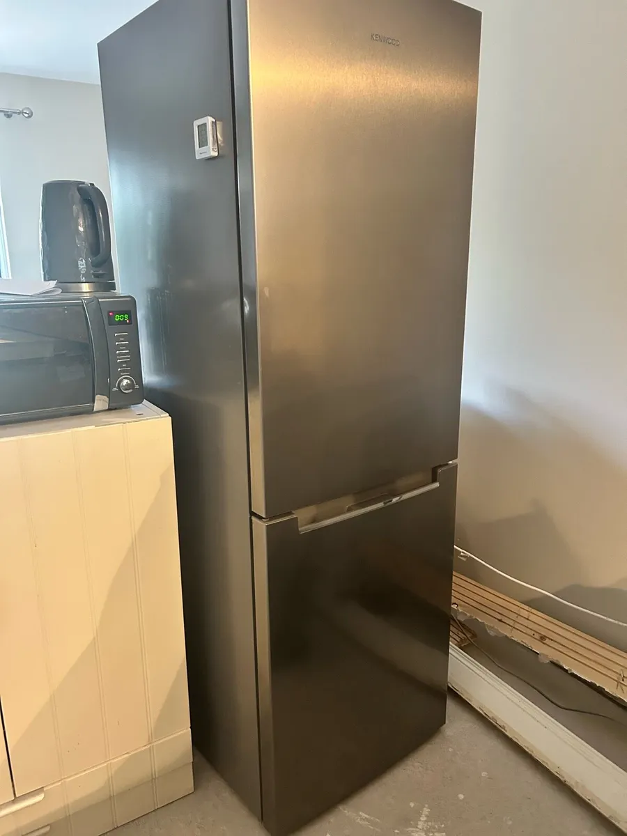 Kenwood 60/40 Fridge freezer - Image 1