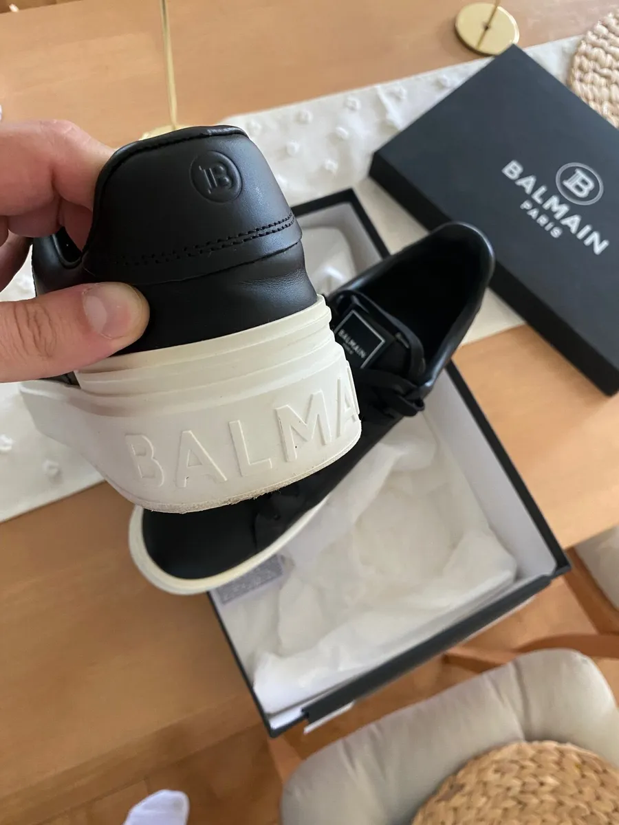 Sneakers - Image 1