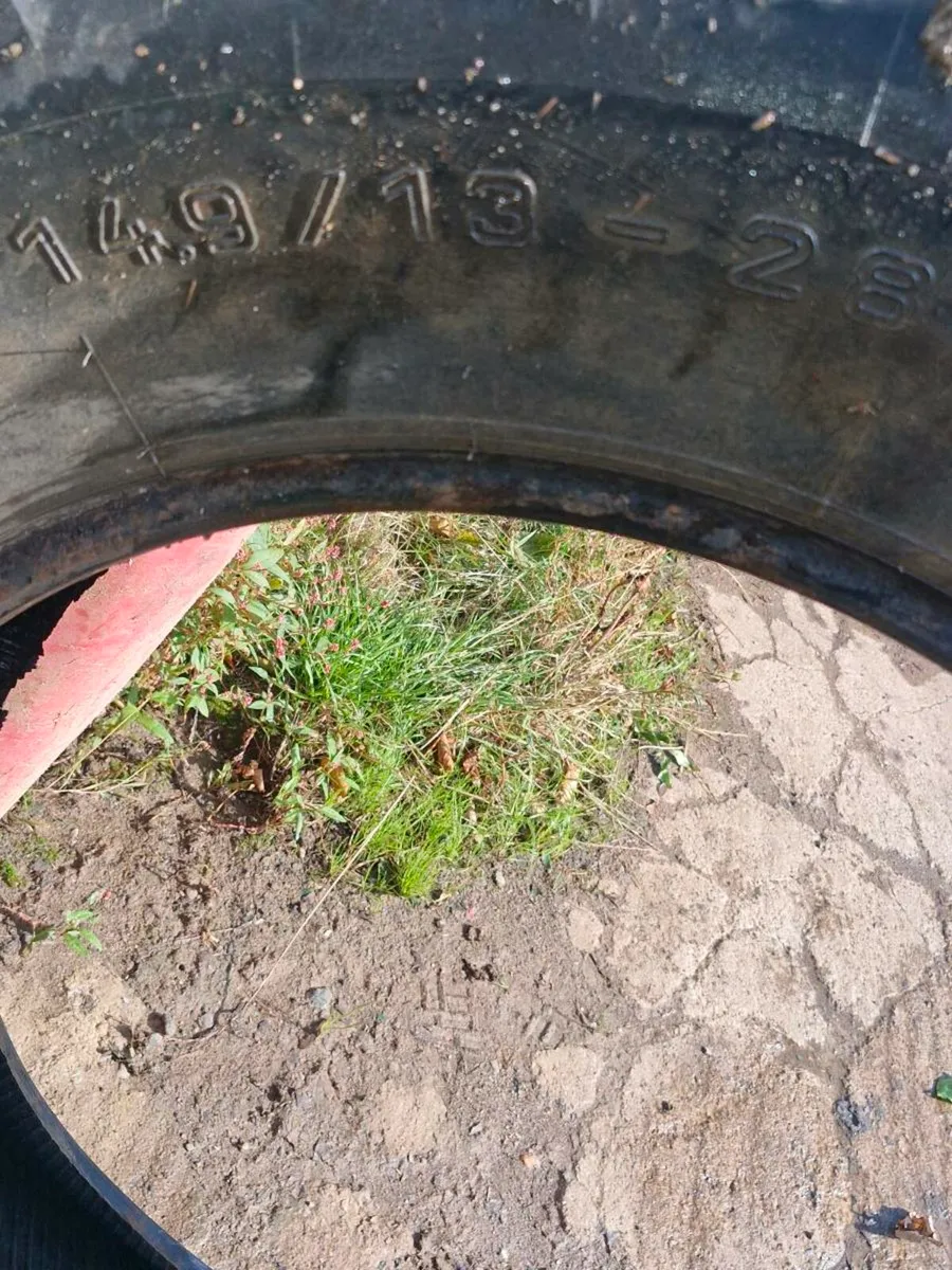 14.9 x 28 tyre - Image 1
