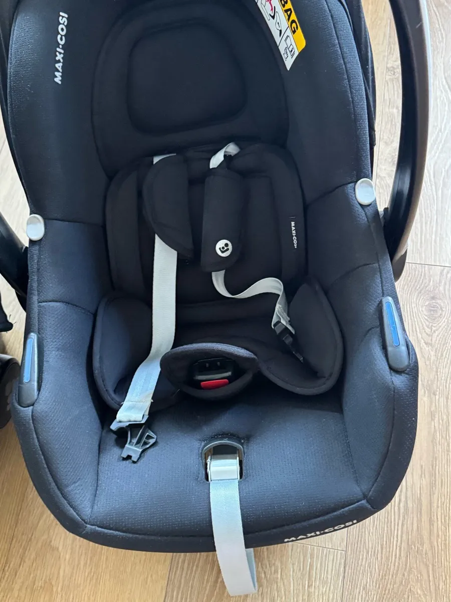 Maxi cosi car seats X2 - Image 3