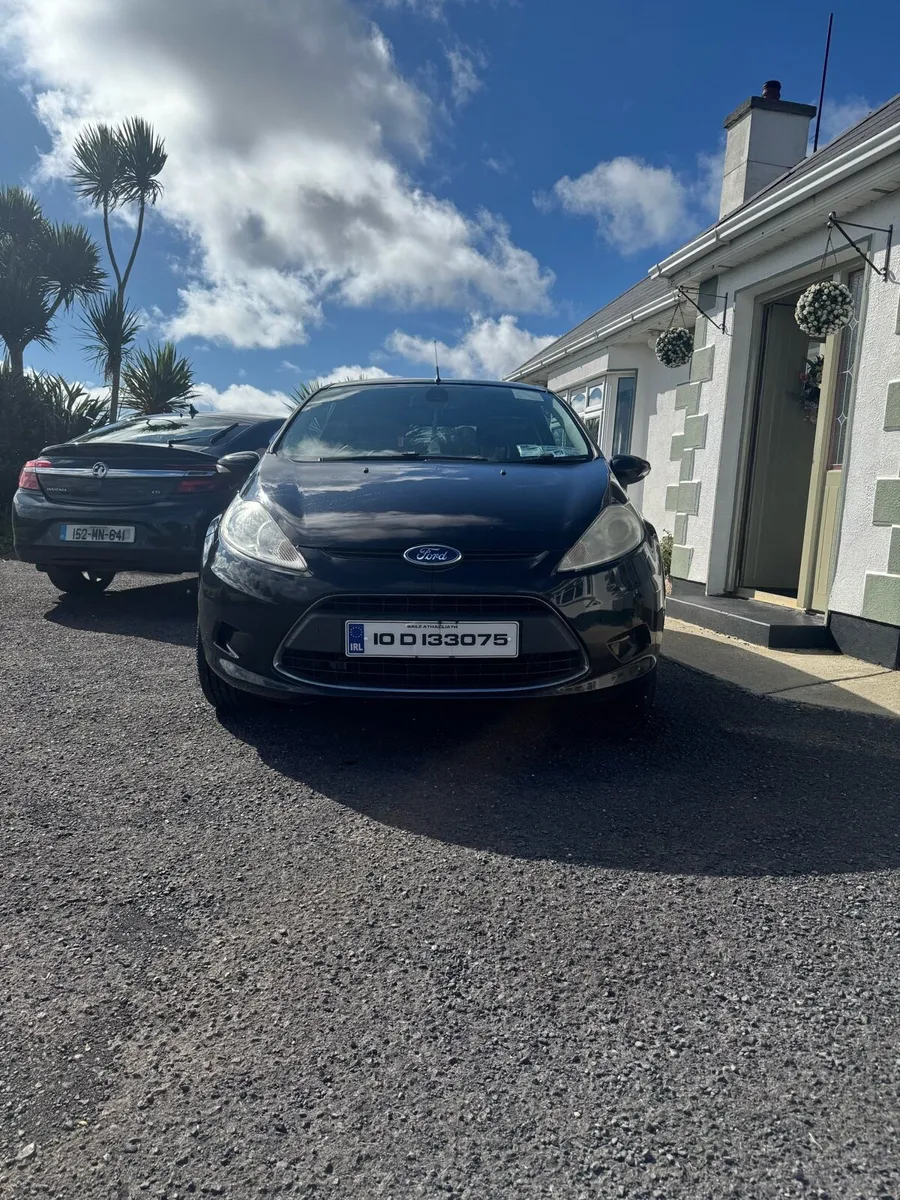 2010 Ford Fiesta Titanium - Image 3