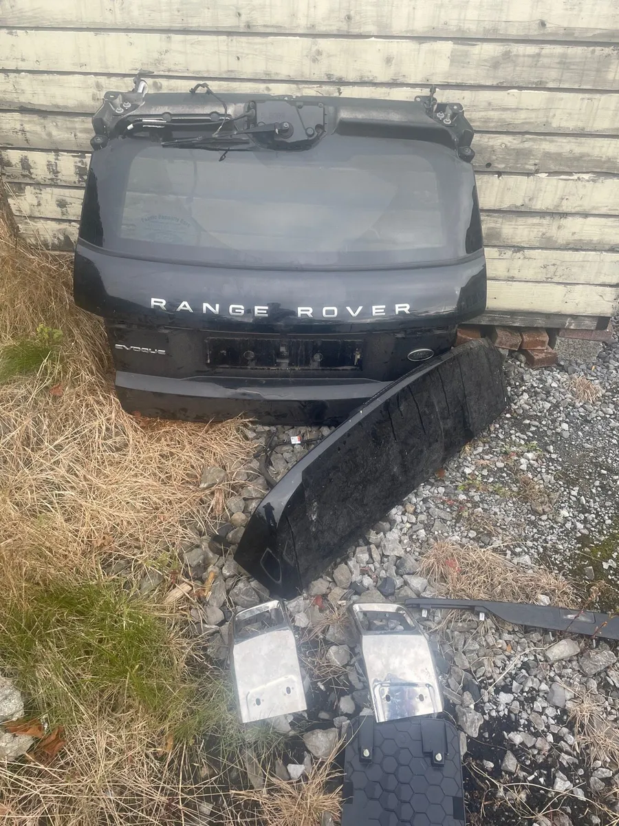 Range Rover evoque 2012-2019 bootlip /pipes x2 - Image 1