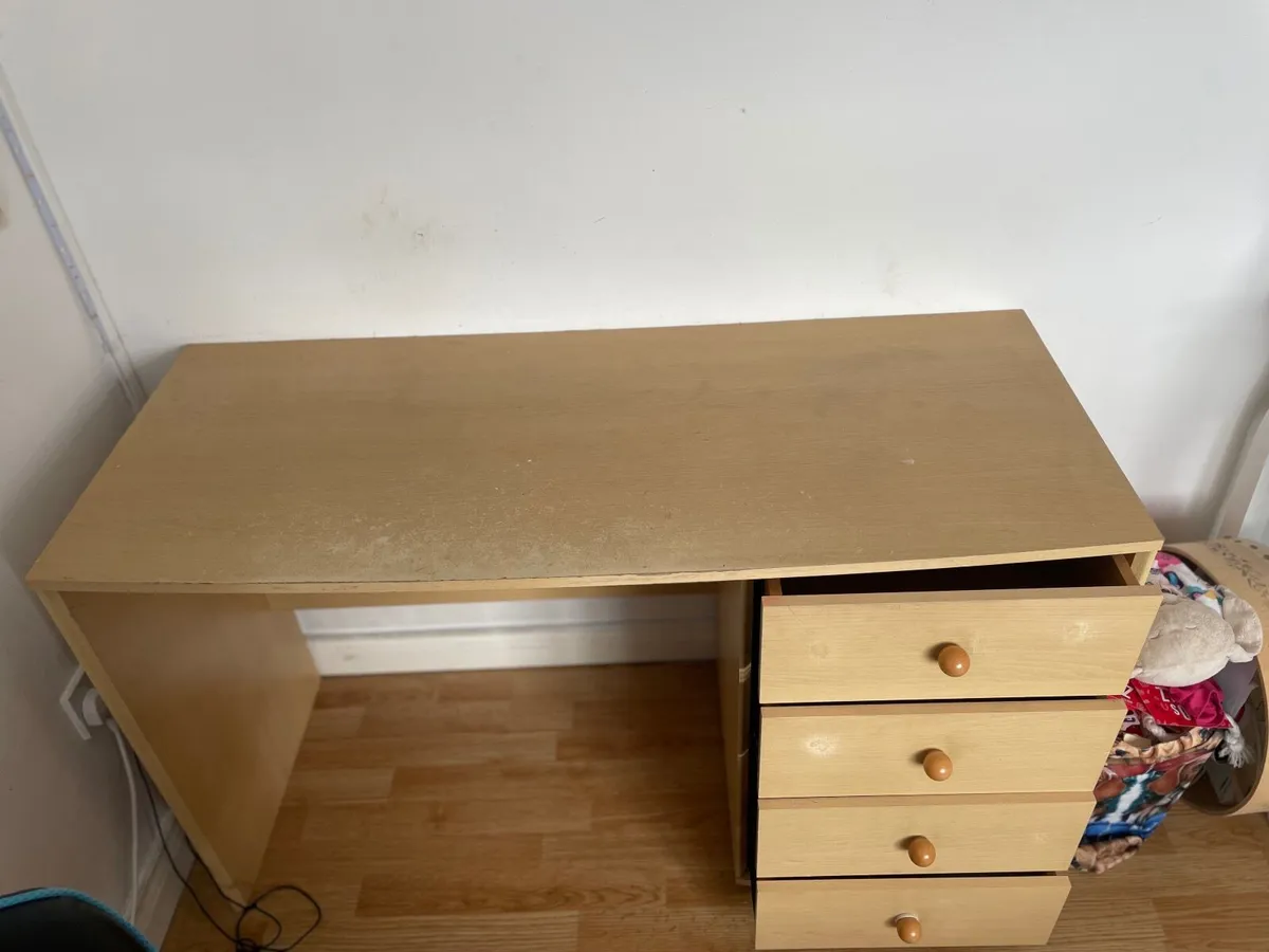Study desk - Image 1