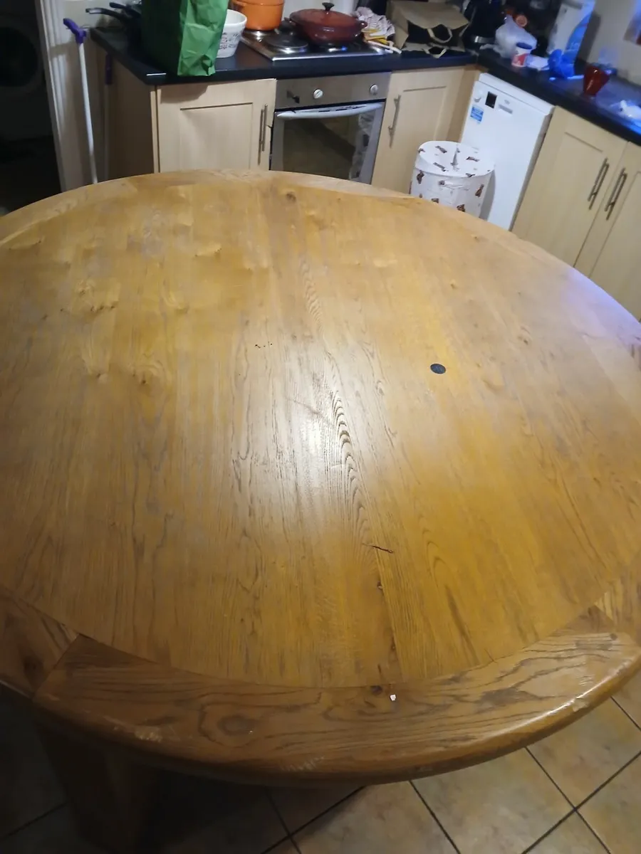Dining table - Image 1