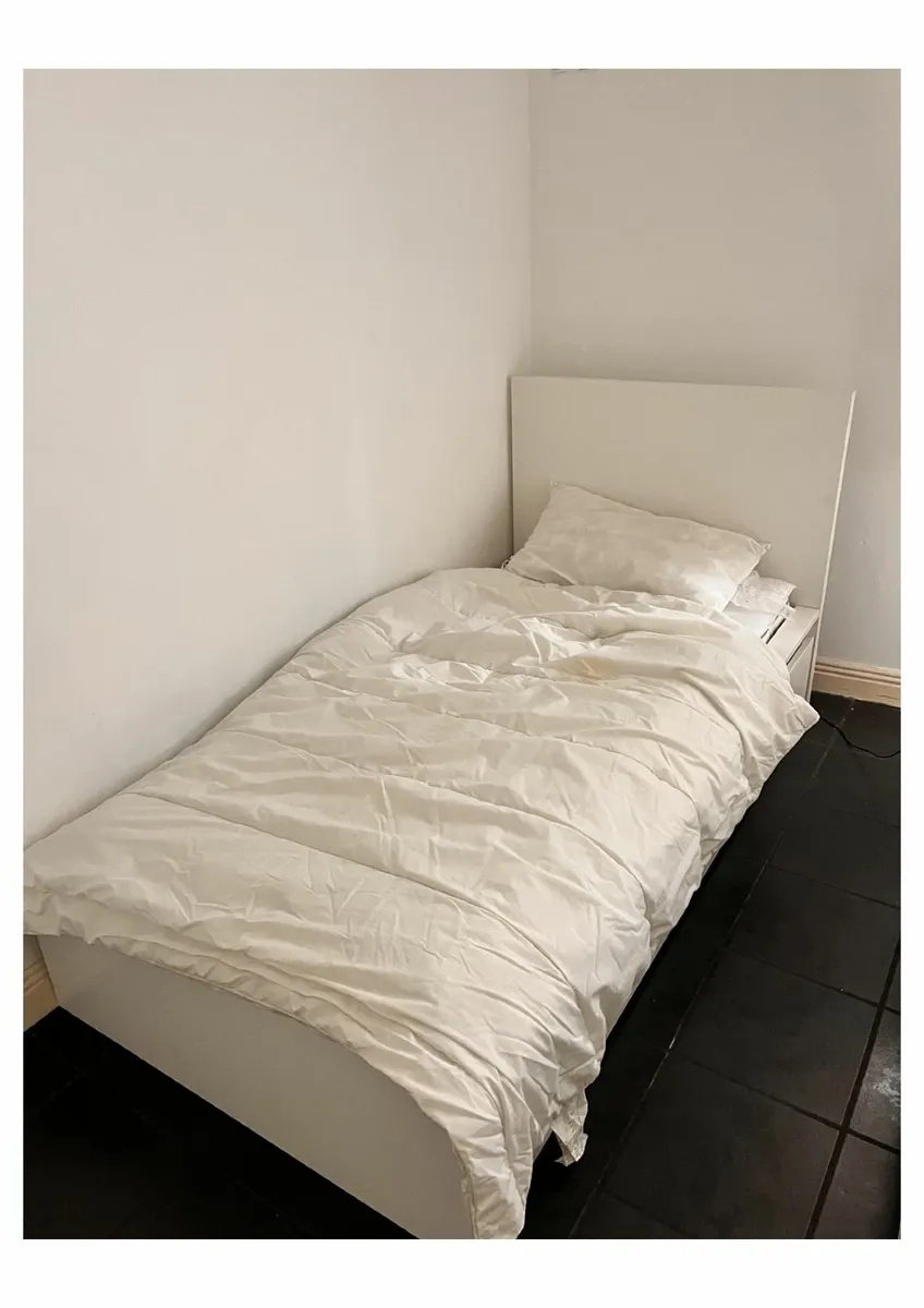 single bed x2, incl. mattresses - Image 2