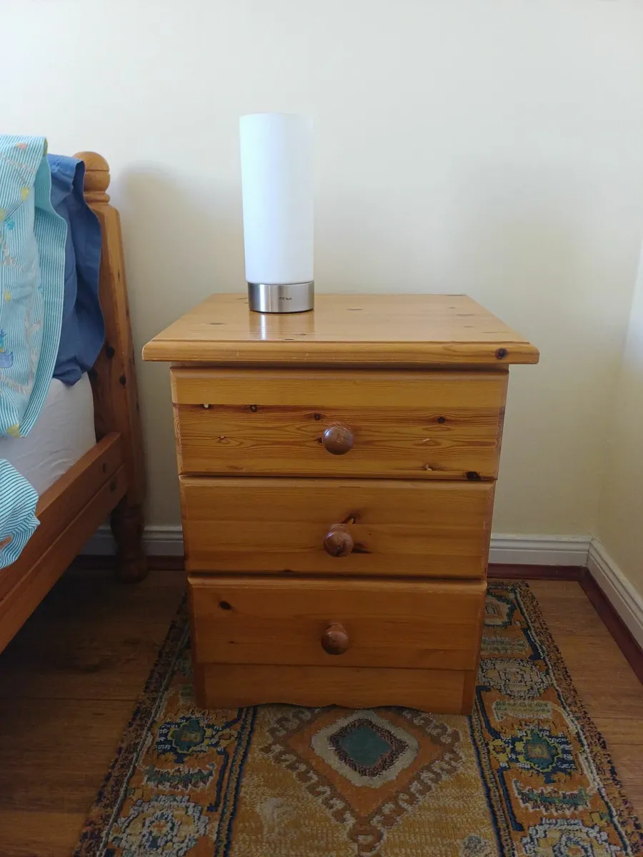 Bedroom furniture - Image 2